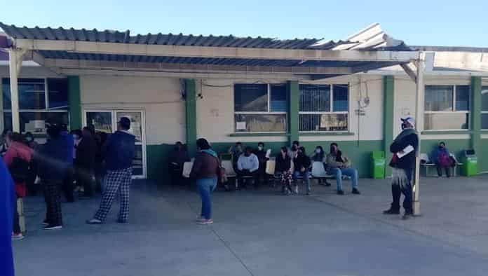 Solo realizan 40 o 50 pruebas y las filas son muy largas, es injusto porque perdimos el día de trabajo y sin comprobante del IMSS la empresa no nos justifica.
