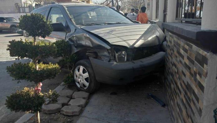 Provoca impactarse abuelito cafre al evadir el rótulo de ALTO
