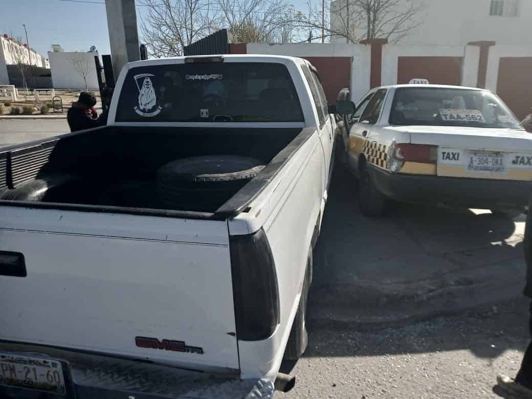 Intenta dar vuelta Y lo chocan