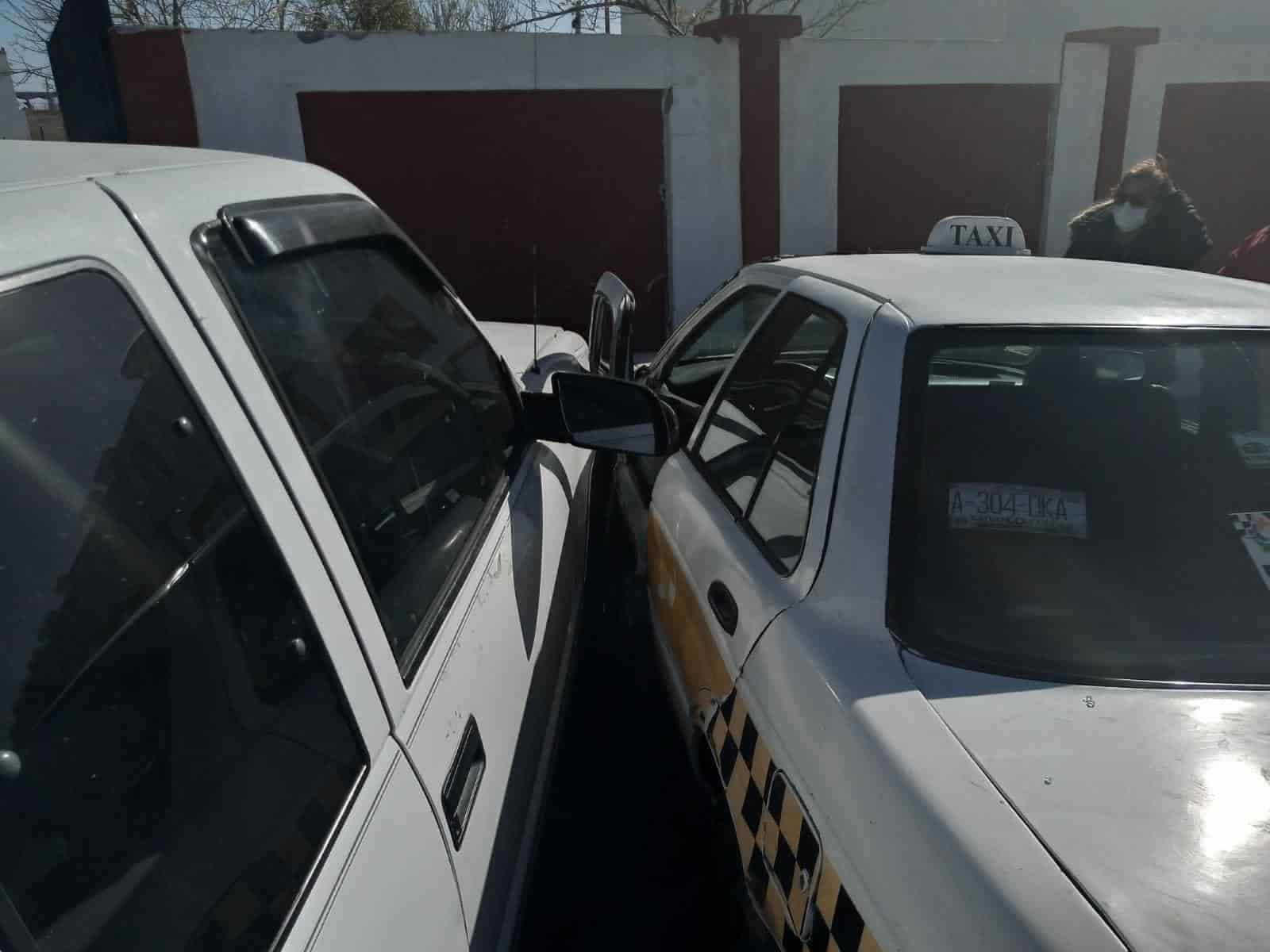 Intenta dar vuelta Y lo chocan