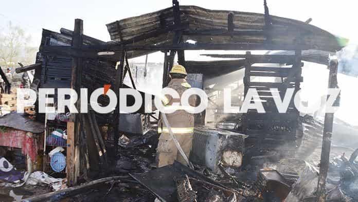 Arrasa fuego con jacalito