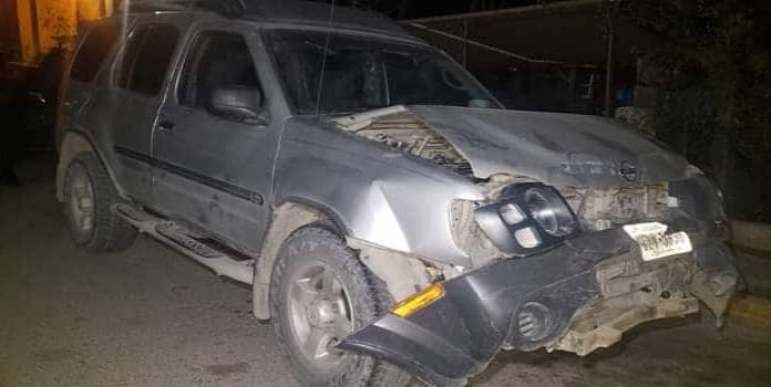 Colisiona al no  tener precaución en pleno semáforo