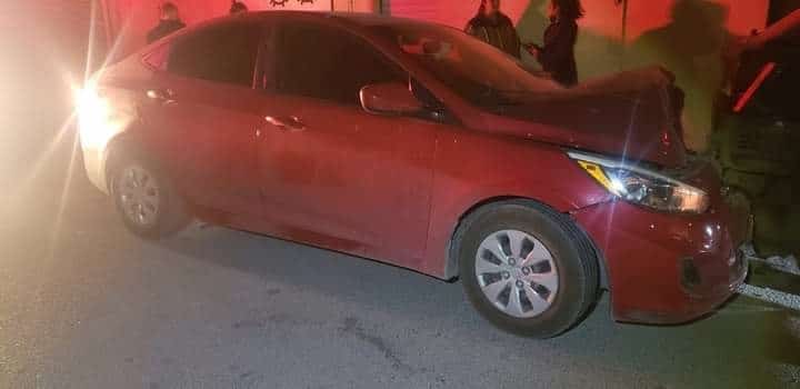 Abuelito cafre provoca fuerte accidente vial