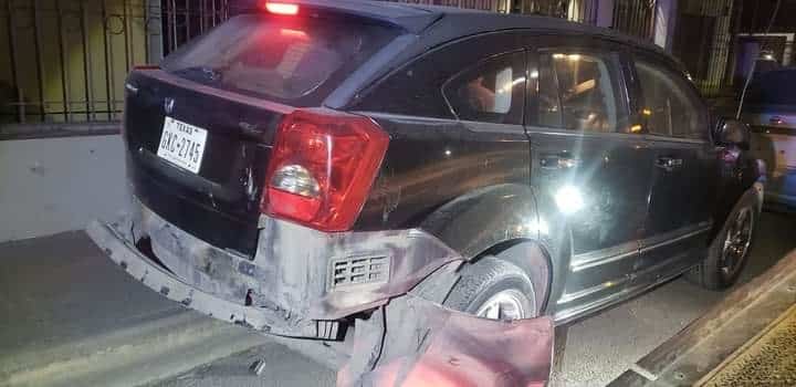 Abuelito cafre provoca fuerte accidente vial