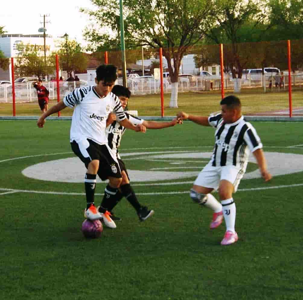 CUERVOS LE MUESTRA  LAS GARRAS A LA LOMA