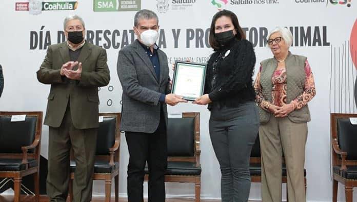 Reconoce MARS a rescatistas y protectores de animales