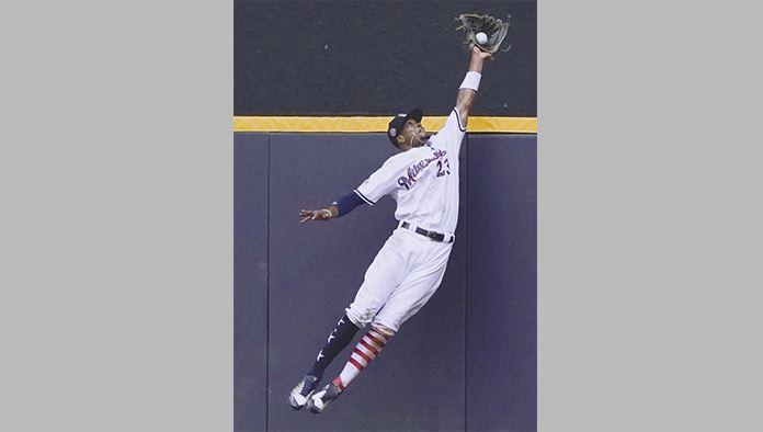 Vestirá de azul Keon Broxton