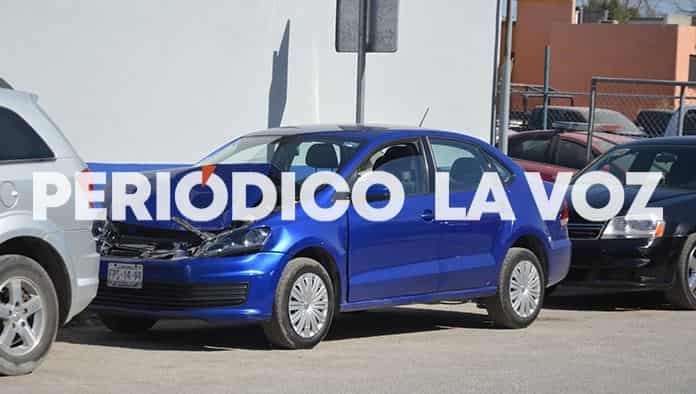 ‘Frunce’ auto en accidente