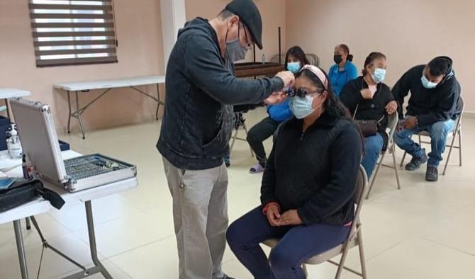 Aprovechan navenses brigadas de atención 
