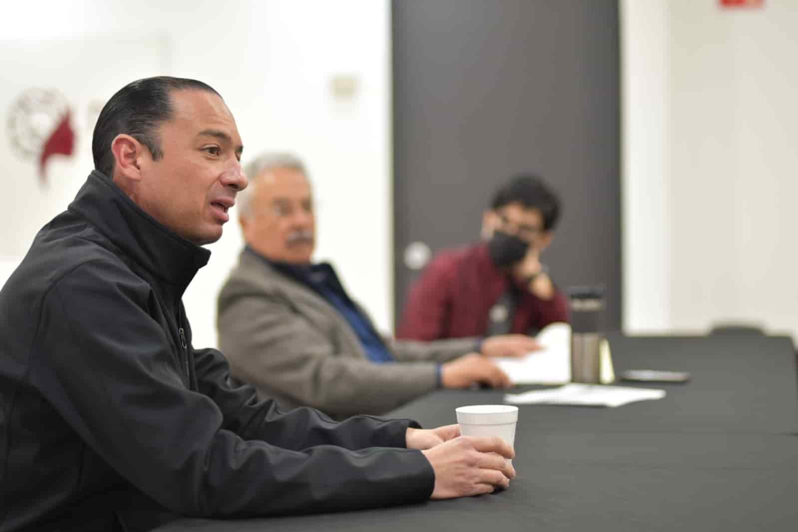 EL ALCALDE EMILIO DE HOYOS SE REUNIÓ CON LA UNIÓN DE ORGANISMOS EMPRESARIALES DE ACUÑA.