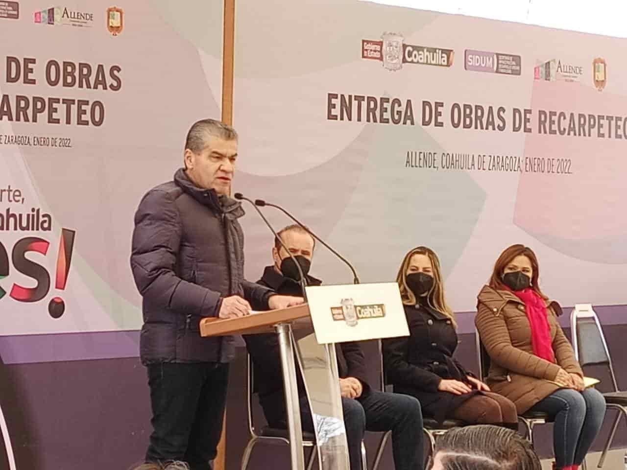 En visita del Gobernador entregan obra de recarpeteo