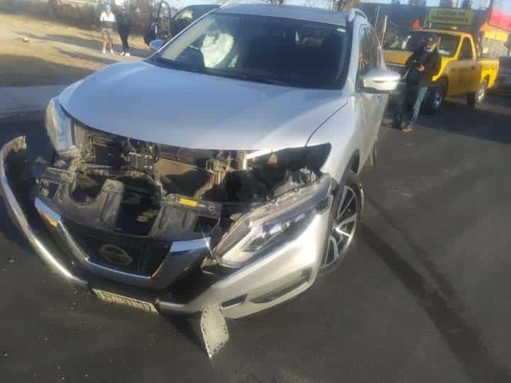 Evade derecho  de vía y choca Imprudente al volante