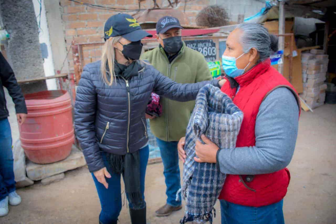 APOYA ALCALDESA CON COBERTORES Y GAS LP A FAMILIAS