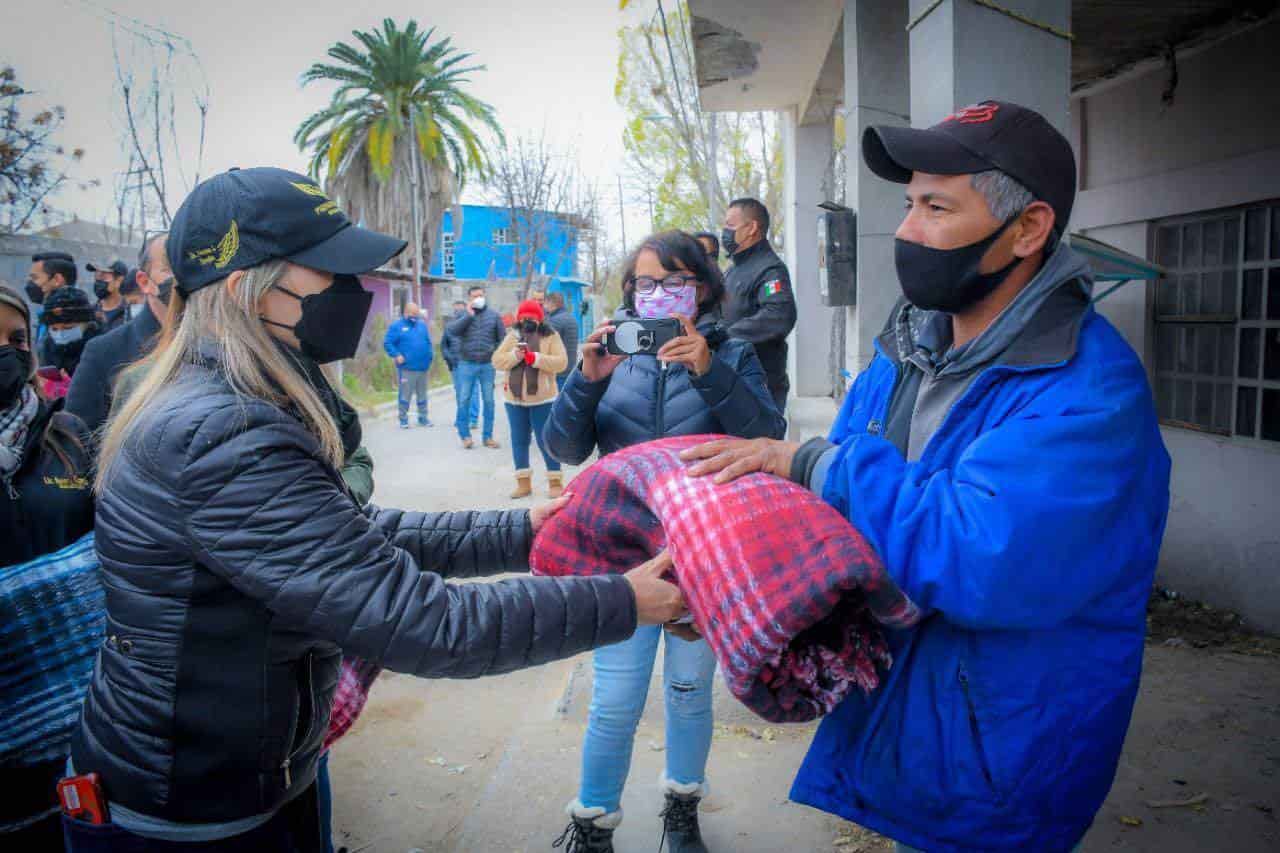 APOYA ALCALDESA CON COBERTORES Y GAS LP A FAMILIAS