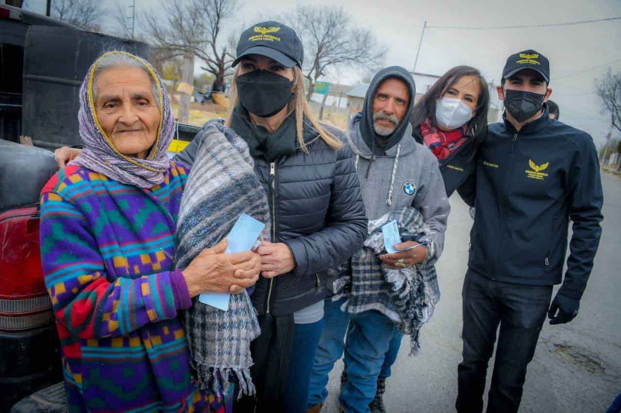 APOYA ALCALDESA CON COBERTORES Y GAS LP A FAMILIAS