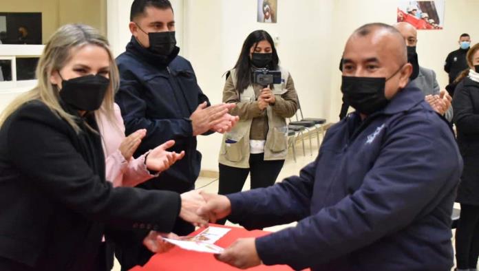 ENTREGA INCENTIVOS A  MÁS DE 100 POLÍCIAS Y TRÁNSITOS CUMPLIDOS