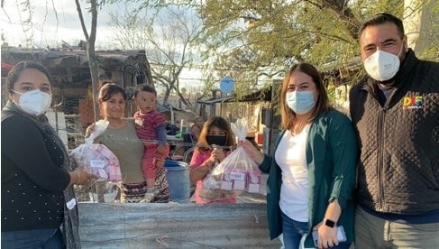 Entregan a niños  “Forti Desayunos”