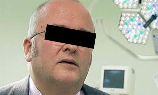 Cirujano graba sus iniciales en el hígado de 2 pacientes