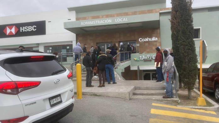 Registran buen flujo de contribuyentes en derechos vehiculares