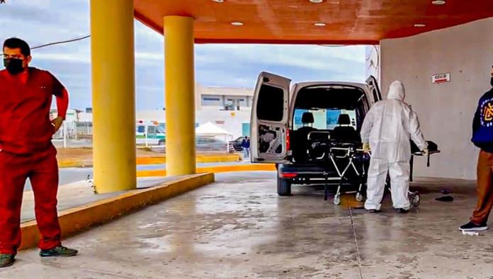 Sale del hospital y muere