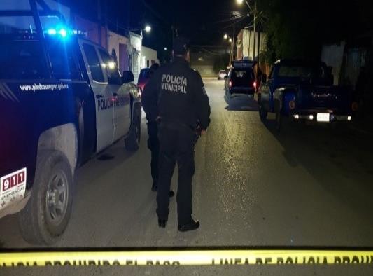 Ebrio conductor choca contra medidor y causa fuga de gas