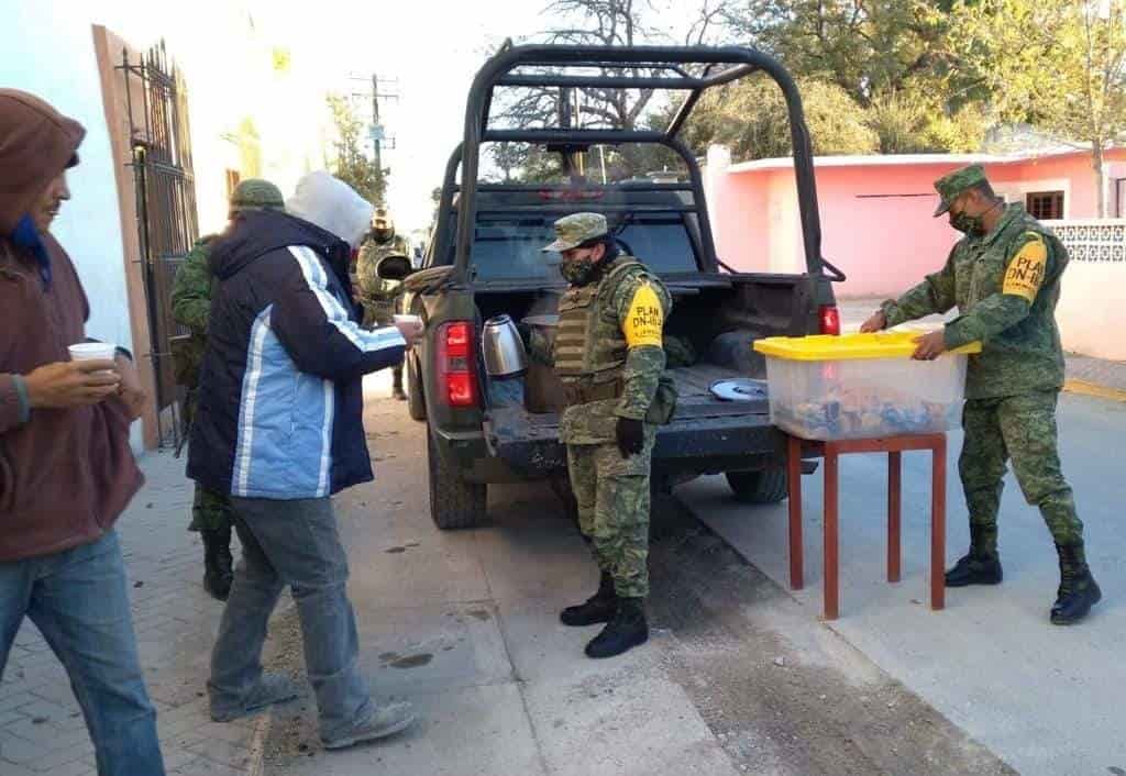 Entregan café y pan a personas vulnerables