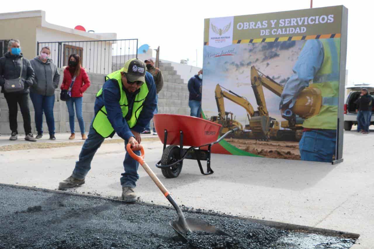 ARRANCA “CON TODO EN OBRAS” DE RECARPETEO EN LA COLONIA VILLA REAL Y ACOROS