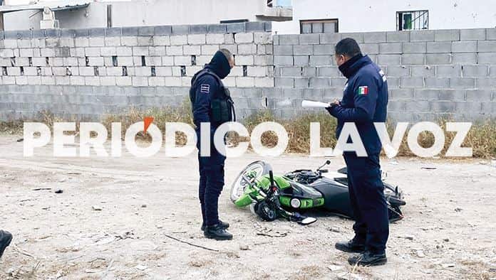 ‘Embarra’ moto en plataforma