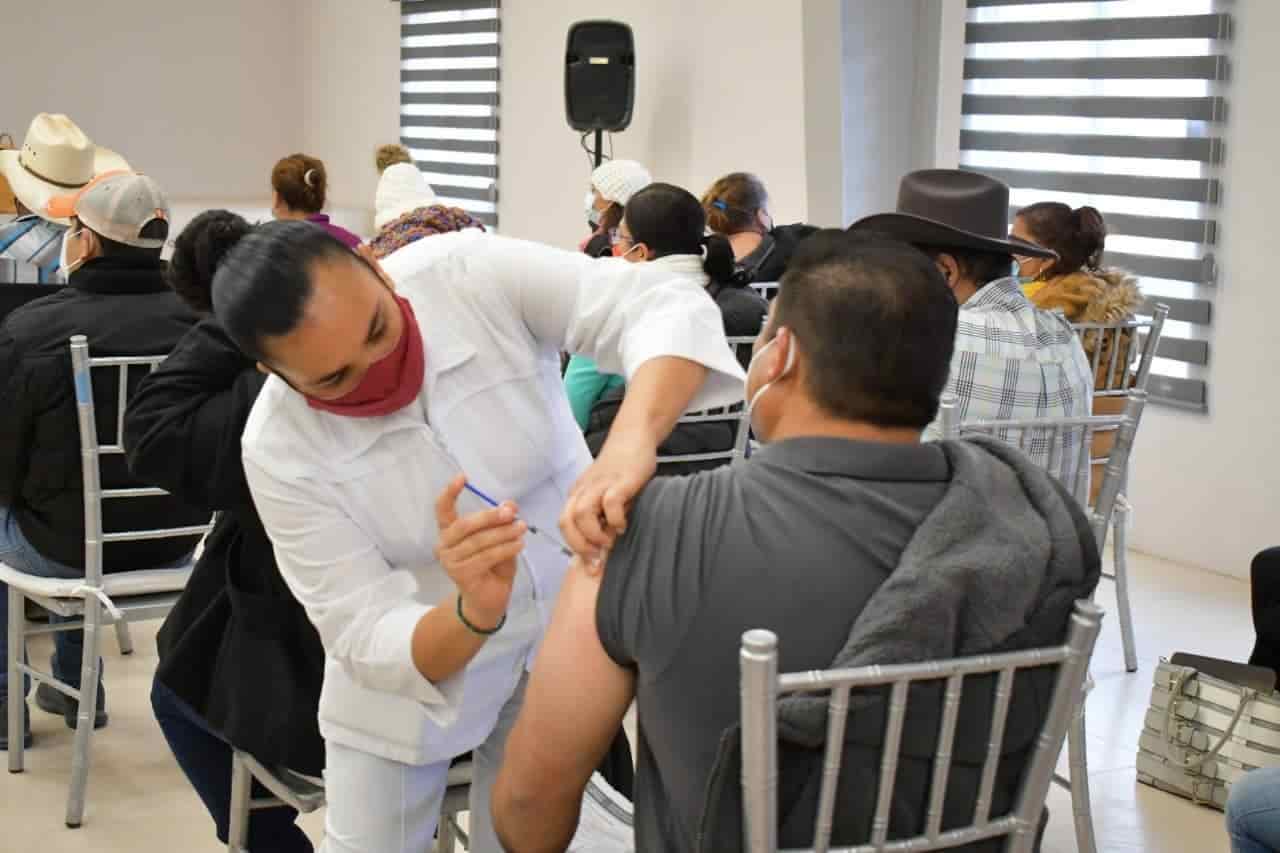 Vacunaron a 300 jóvenes  en Delegación V. Carranza