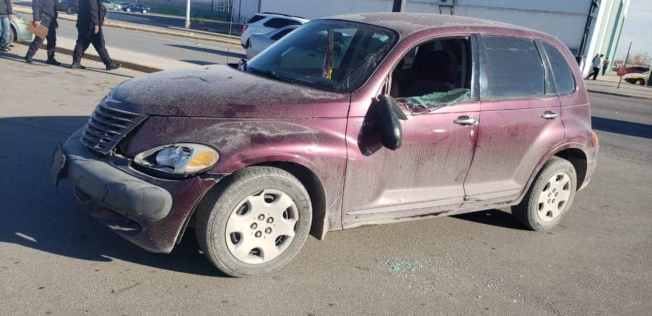 Embiste a motociclista al evadir el derecho de vía