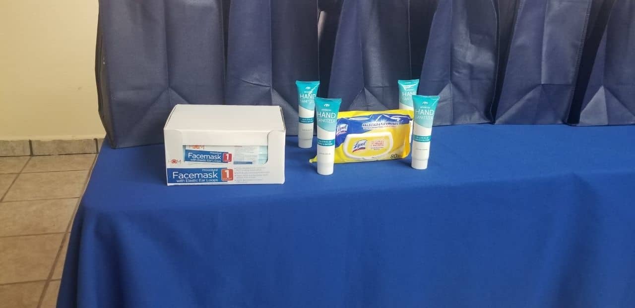 Donan insumos  contra el COVID a  comerciantes
