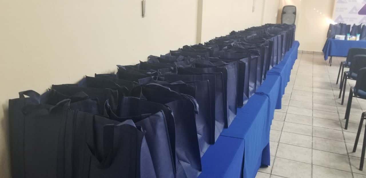 Donan insumos  contra el COVID a  comerciantes