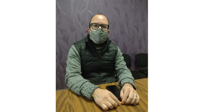 Ilegal retener a pacientes