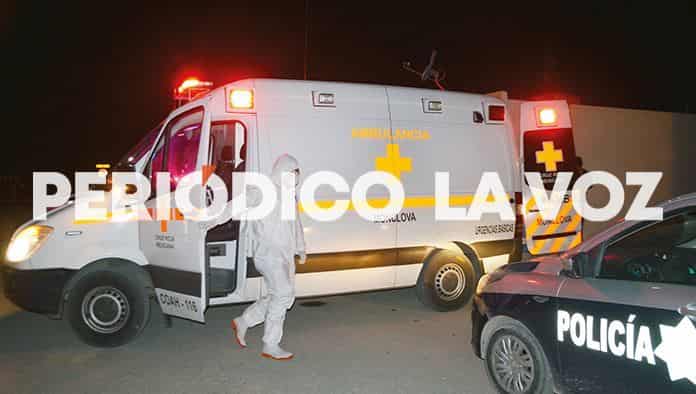Paramédicos trasladaron a la mujer a un hospital.