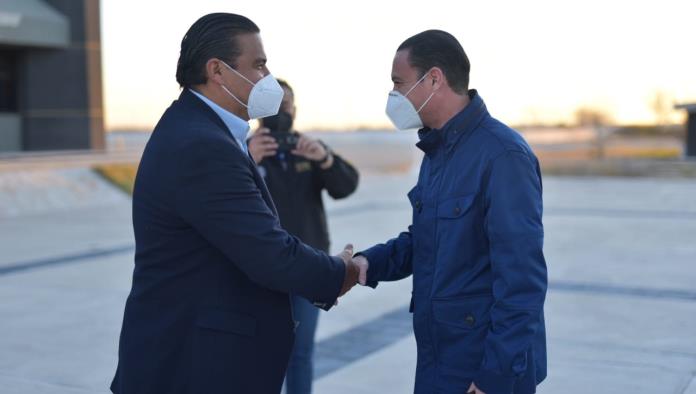 ALCALDE EMILIO DE HOYOS SE INCORPORA A LA JUNTA DE GOBIERNO DEL TEC DE ACUÑA