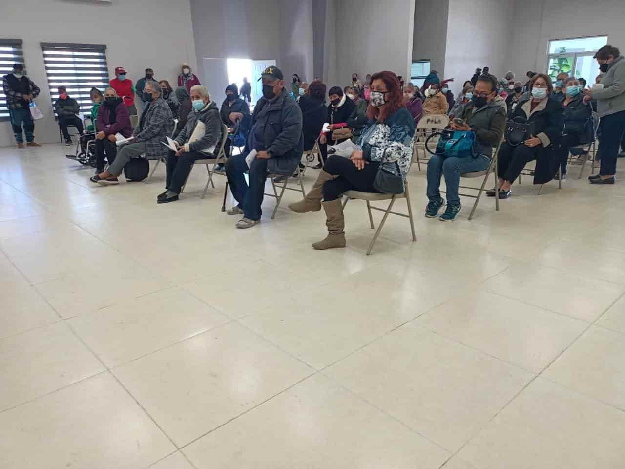 Reciben pensión 300 beneficiarios