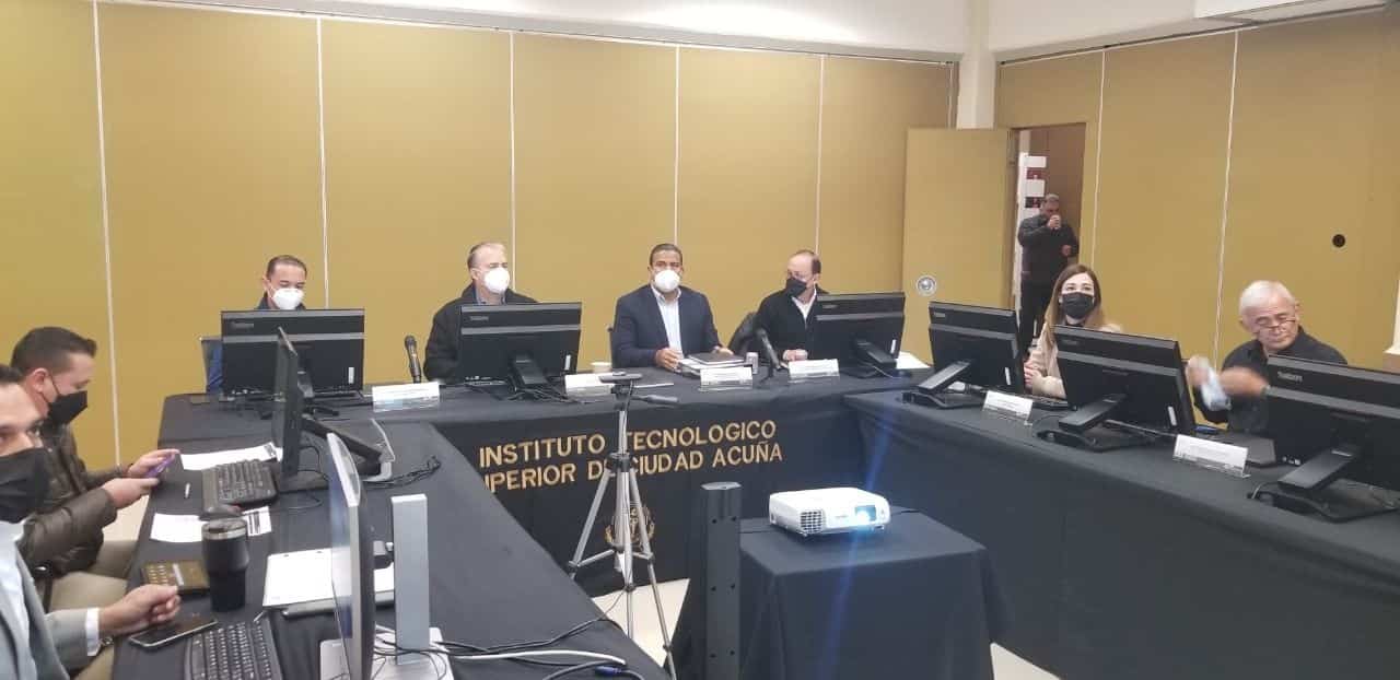 Se suma Emilio a junta del Tec