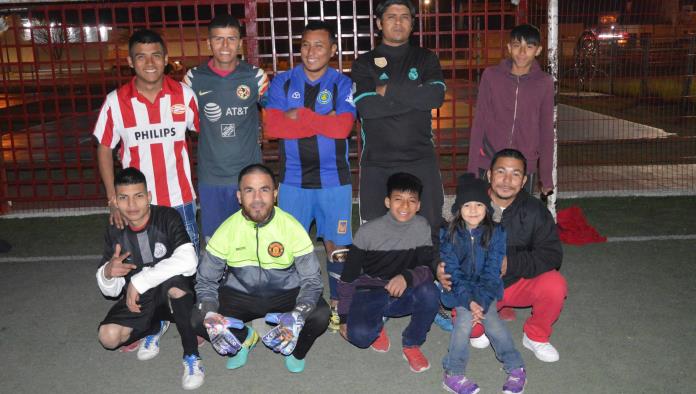 Tapicería Reyes cierra con todo  venciendo 3-0 a Real Portales