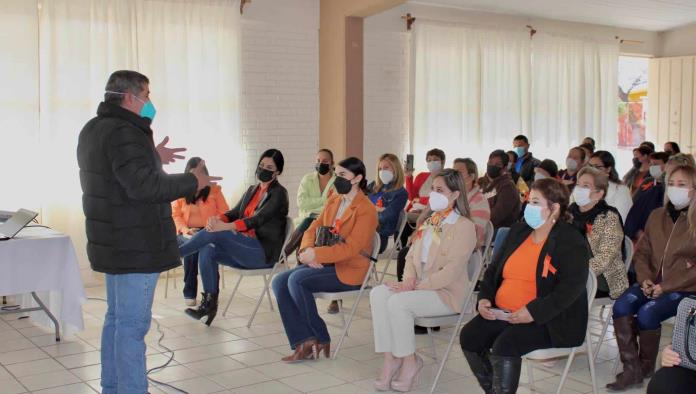 Realizan conferencia de “Autoestima en la mujer”