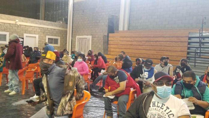Vacunan a mas de 3 mil adultos de 40 a 49 años