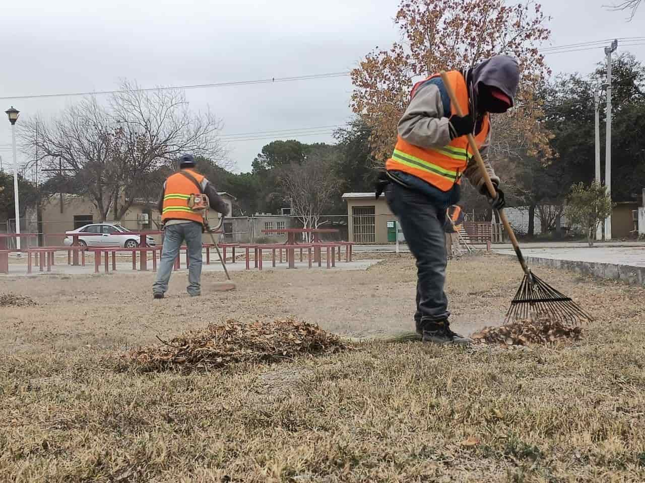 Arranca renovación de la plaza “El encino”