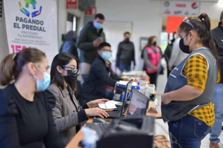 EL ALCALDE EMILIO DE HOYOS ACUDE A LA EMPRESA BRENA MEX, S.A. DE C.V., CON DEPENDENCIAS