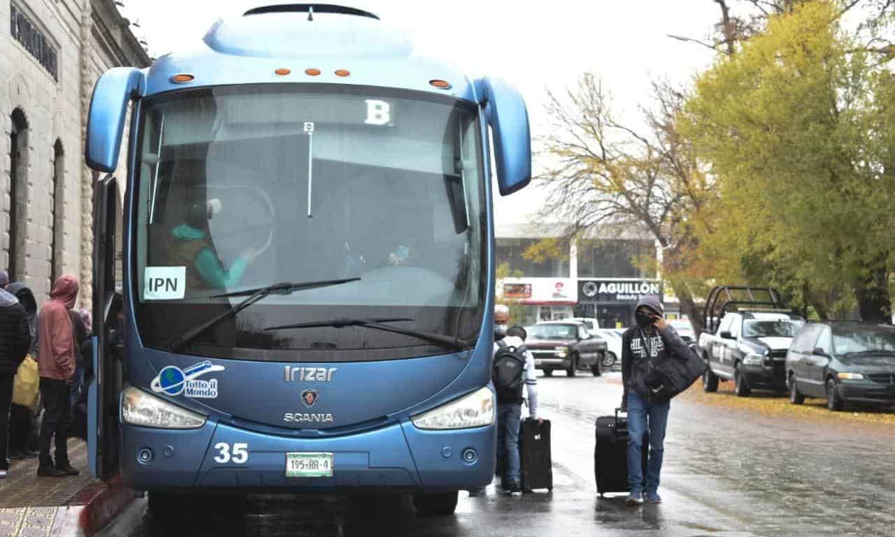 Da Hugo Lozano bienvenida a alumnos foráneos
