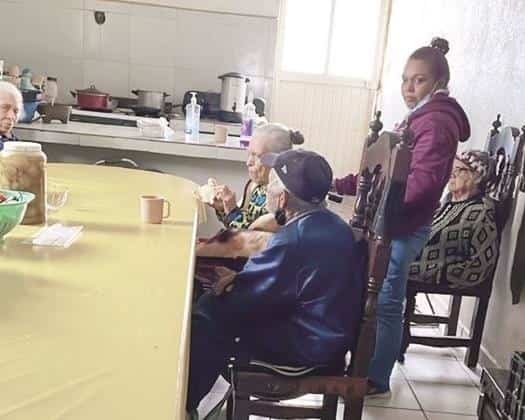 Rescata DIF a adulto mayor en abandono