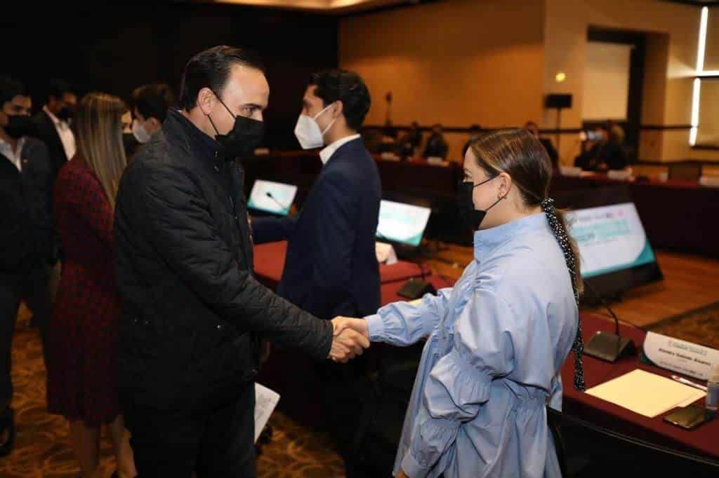 Impulsará Manolo el liderazgo juvenil