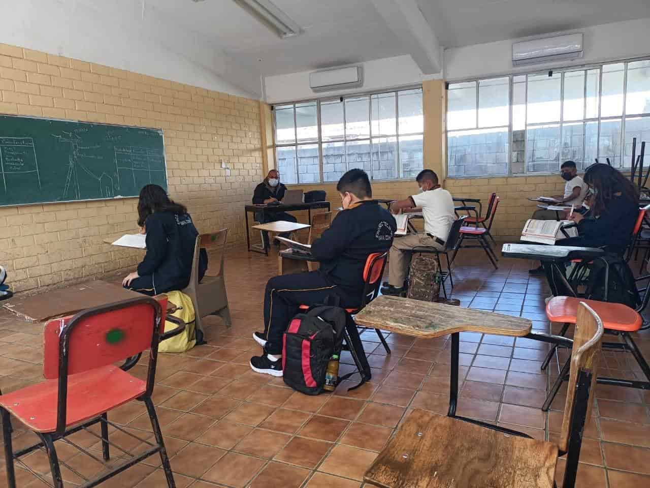 Frena clima regreso a presenciales