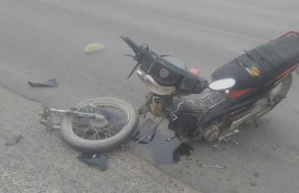 IMPACTAN A MOTOCICLISTA EN ACUÑA
