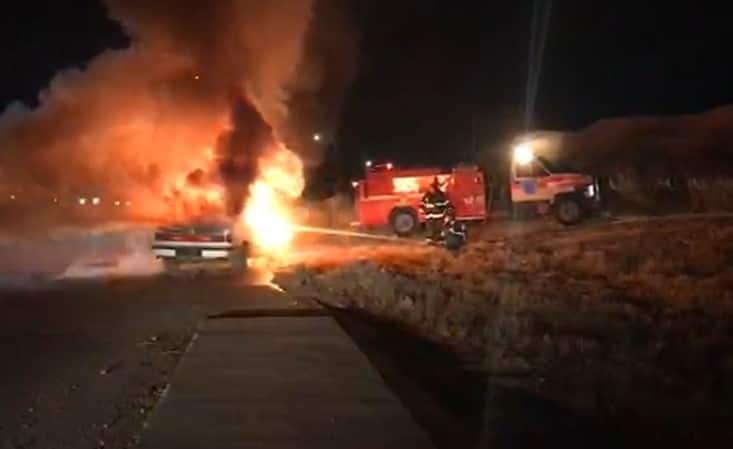 SE LE ACHICHARRA EL CARRO A DOÑITA EN ACUÑA