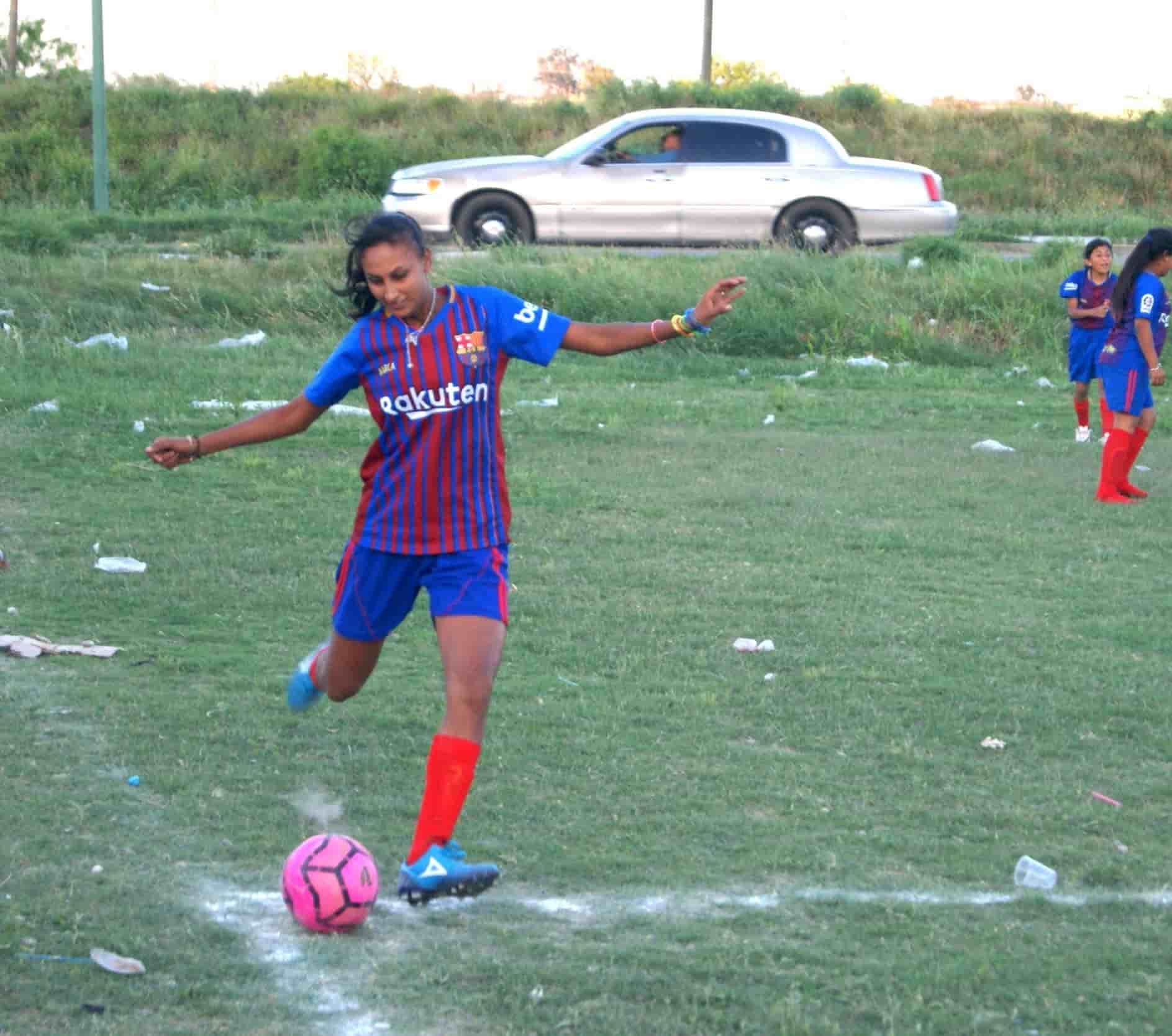 SE IMPONE PANDILLA  A GUERRERAS