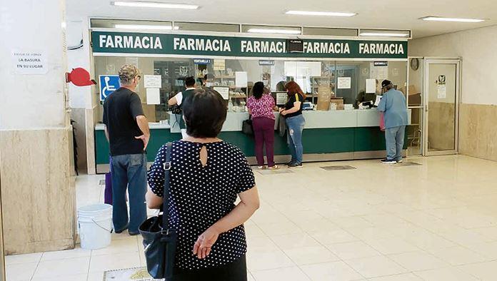 Denuncian maltrato en farmacia del IMSS